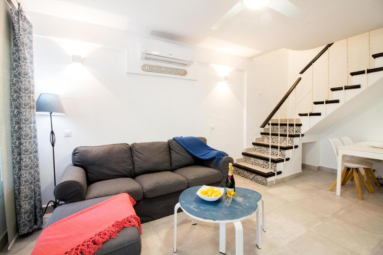 Perfectly Located Beachside Apartment In Elviria 마르베야 외부 사진