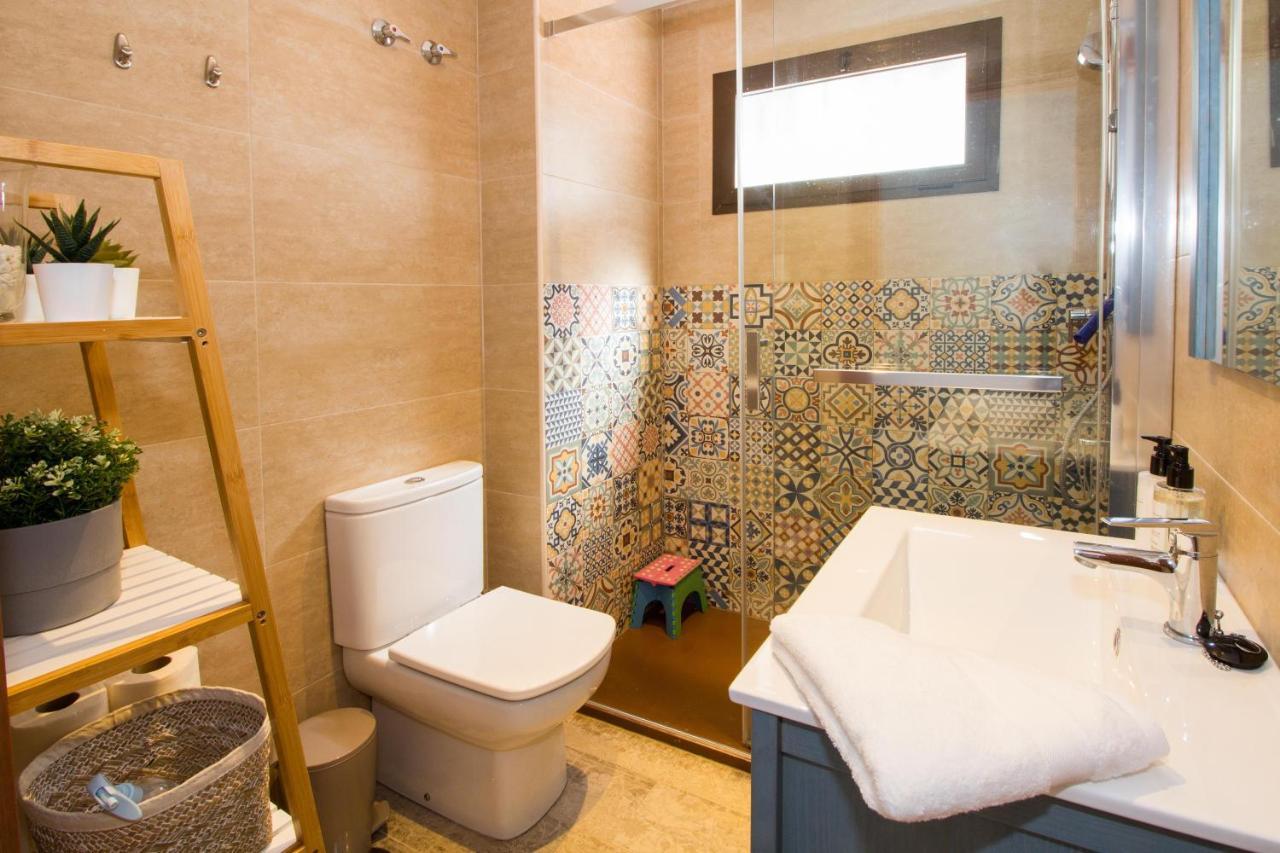 Perfectly Located Beachside Apartment In Elviria 마르베야 외부 사진