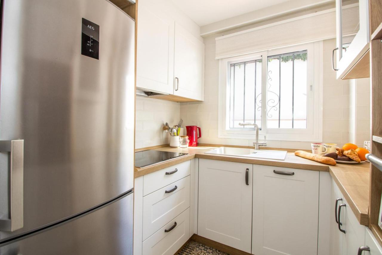 Perfectly Located Beachside Apartment In Elviria 마르베야 외부 사진