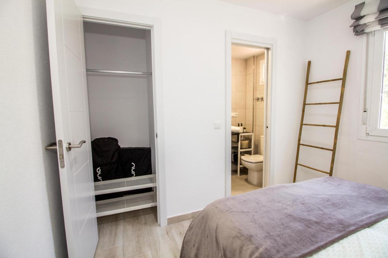 Perfectly Located Beachside Apartment In Elviria 마르베야 외부 사진