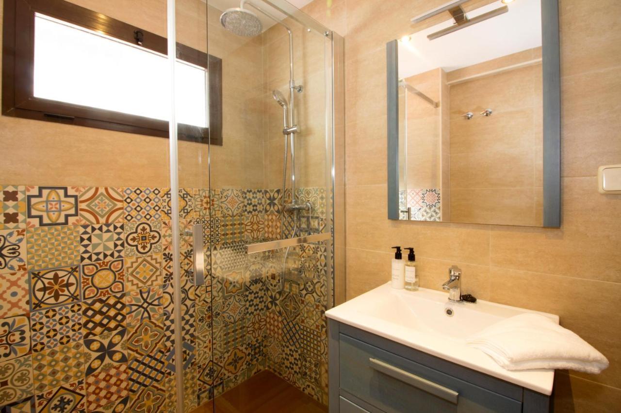 Perfectly Located Beachside Apartment In Elviria 마르베야 외부 사진