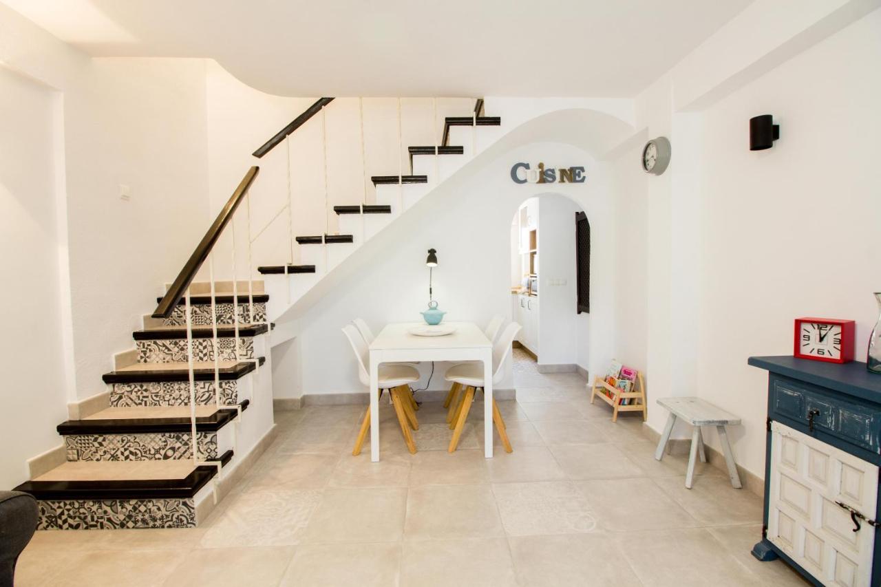 Perfectly Located Beachside Apartment In Elviria 마르베야 외부 사진